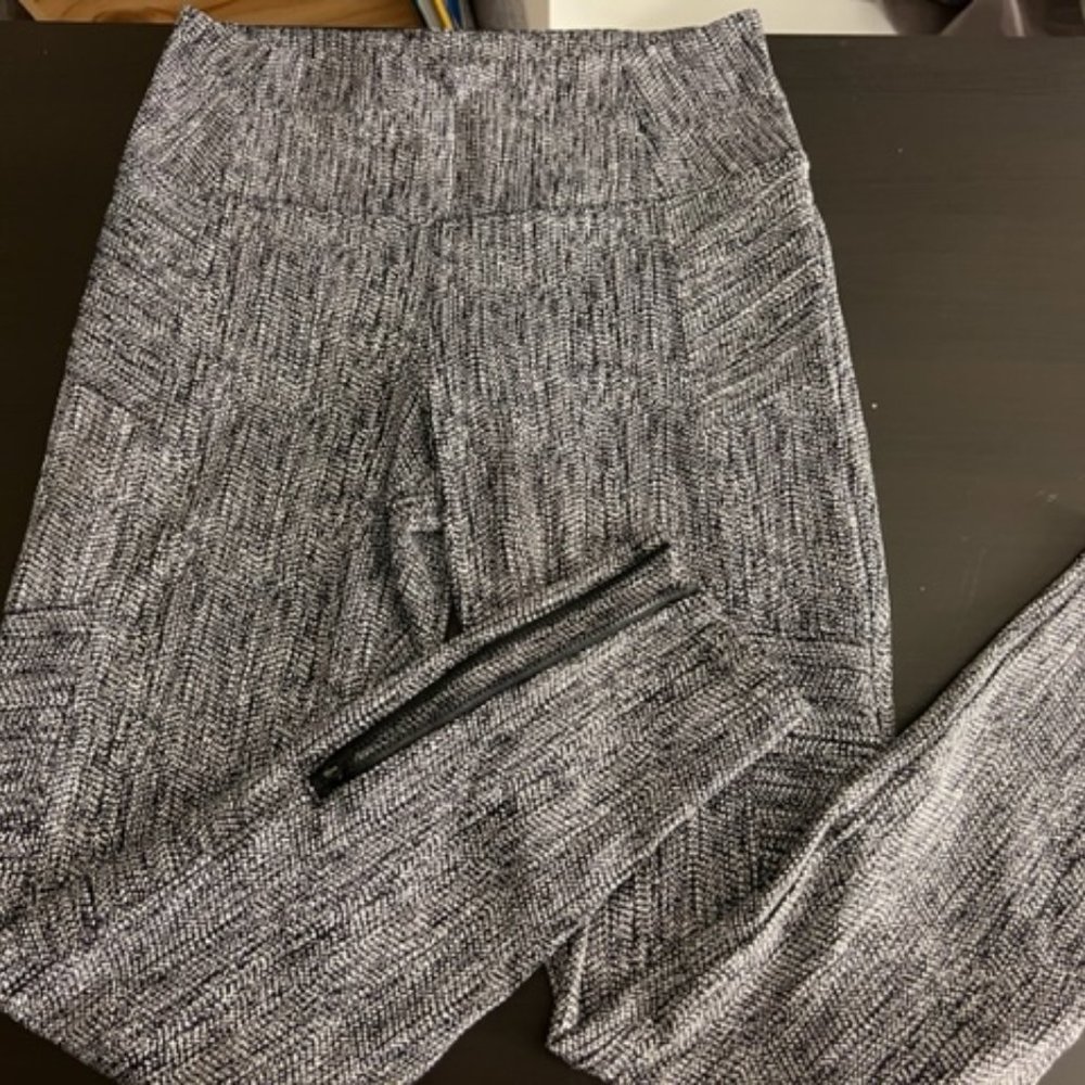Athleta Sz S - Black and White Zippered Pants